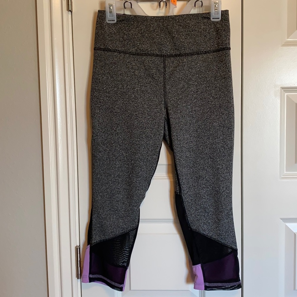 Workout leggings - size medium with mesh legs